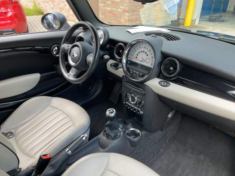 MINI Cabrio Cooper D 2011 – снимка 17