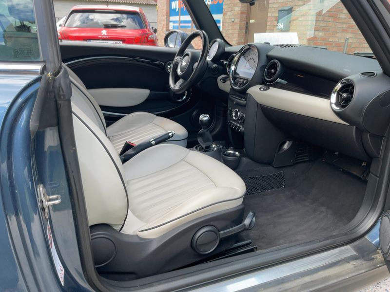 MINI Cabrio Cooper D 2011 – снимка 16