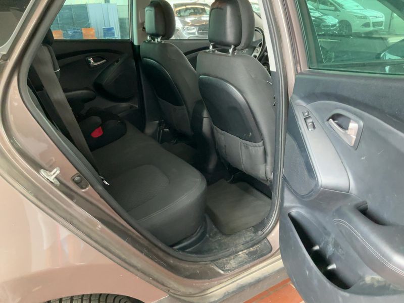 Hyundai ix35 2.0 CRDi 5 Star Edition AWD 2013 – снимка 20
