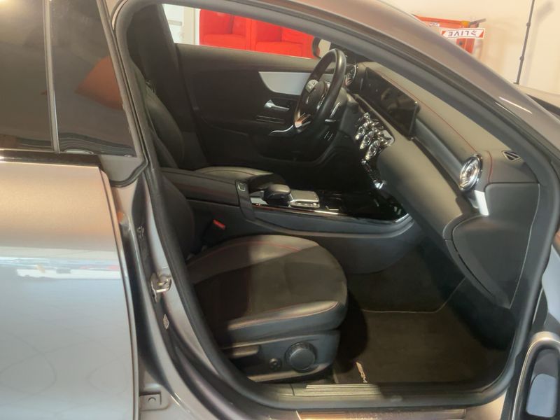Mercedes-Benz CLA-Klasse CLA 200 d Shooting Brake AMG Line 2023 – снимка 17