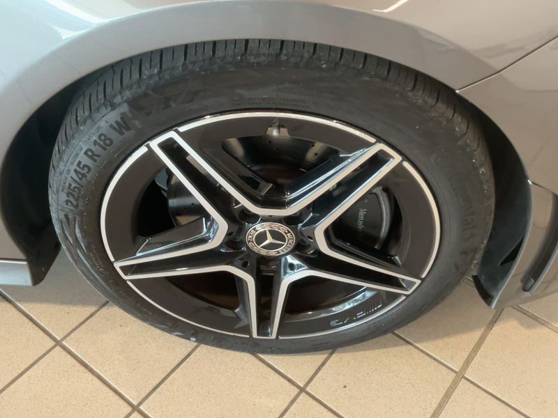 Mercedes-Benz CLA-Klasse CLA 200 d Shooting Brake AMG Line 2023 – снимка 11
