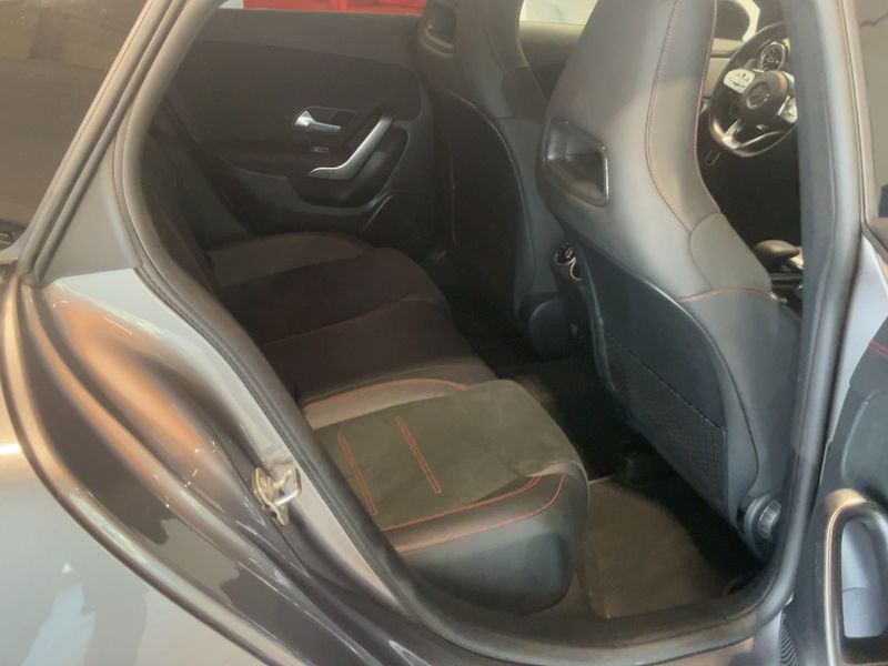 Mercedes-Benz CLA-Klasse CLA 200 d Shooting Brake AMG Line 2023 – снимка 20