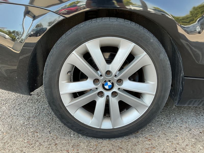 BMW 1er 123d 2008 – снимка 9