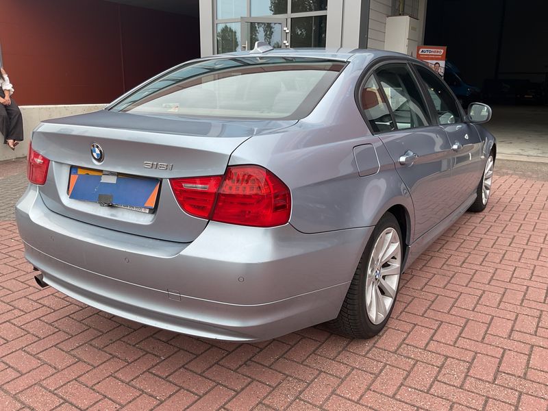 BMW 3er 318i 2009 – снимка 2