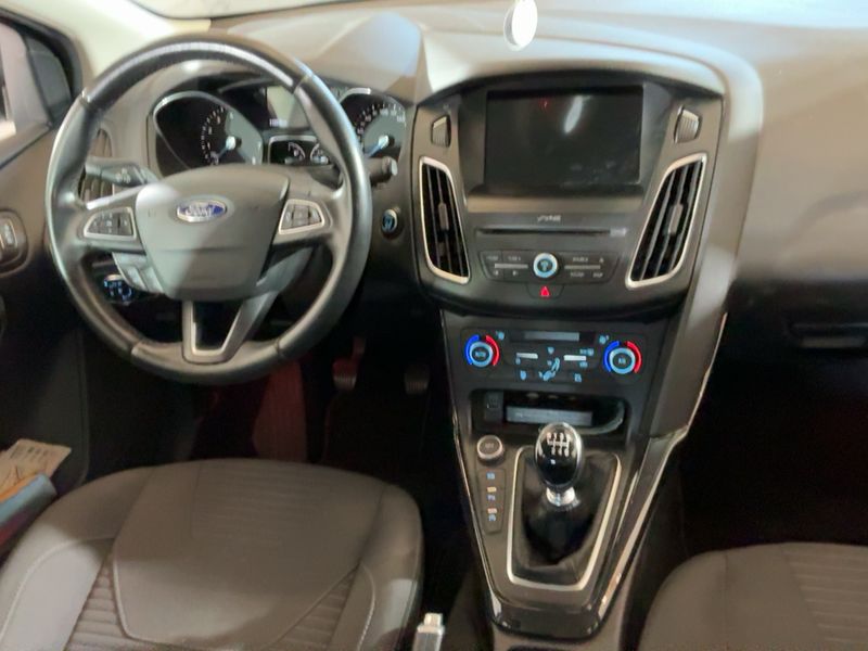 Ford Focus 1.0 EcoBoost Titanium 2017 – снимка 17