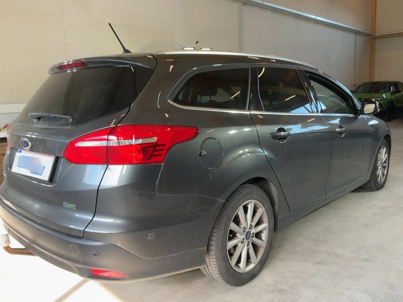 Ford Focus 1.0 EcoBoost Titanium 2017 – снимка 8