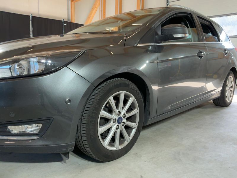 Ford Focus 1.0 EcoBoost Titanium 2017 – снимка 2