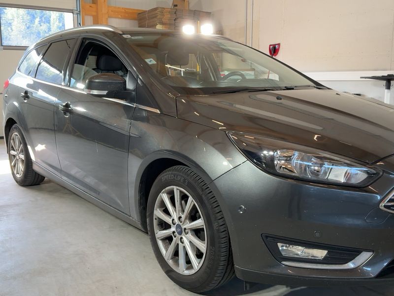 Ford Focus 1.0 EcoBoost Titanium 2017 – снимка 12