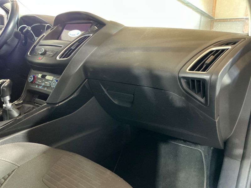Ford Focus 1.0 EcoBoost Titanium 2017 – снимка 28