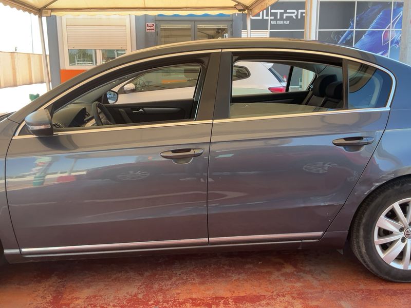 Volkswagen Passat 2.0 TDI Advance BlueMotion Tech 2011 – снимка 4