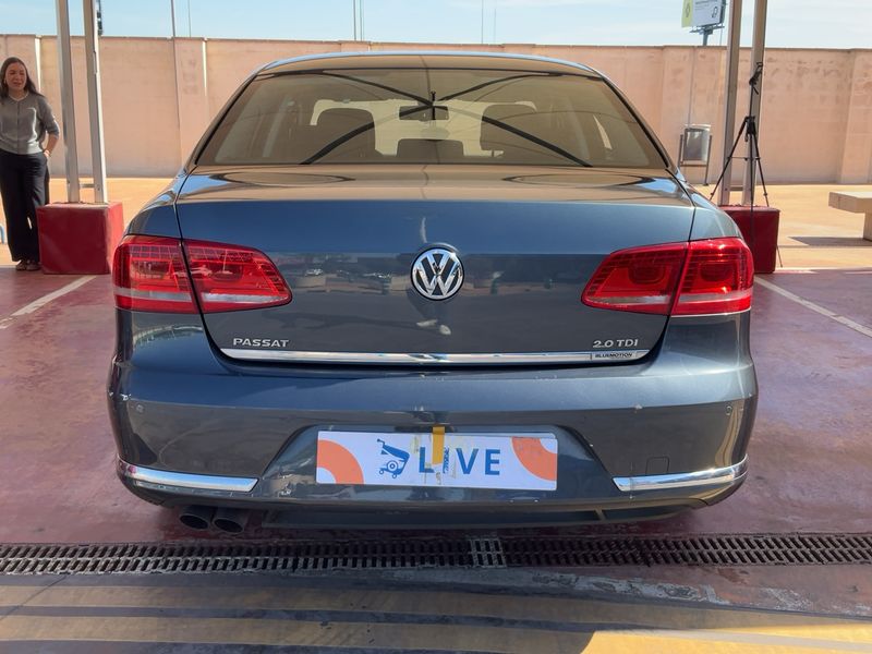 Volkswagen Passat 2.0 TDI Advance BlueMotion Tech 2011 – снимка 5