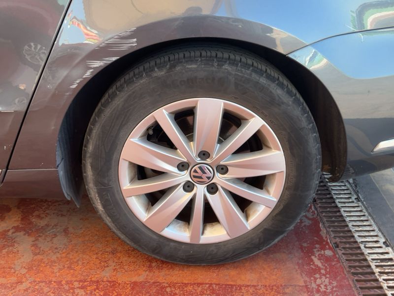 Volkswagen Passat 2.0 TDI Advance BlueMotion Tech 2011 – снимка 18