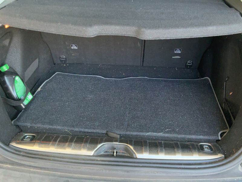 Peugeot 2008 1.2 PureTech Allure 2017 – снимка 15