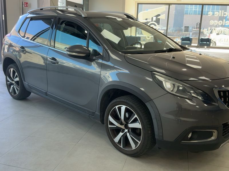 Peugeot 2008 1.2 PureTech Allure 2017 – снимка 12
