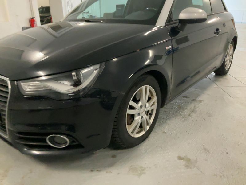 Audi A1 1.6 TDI S line Sportpaket 2011 – снимка 2