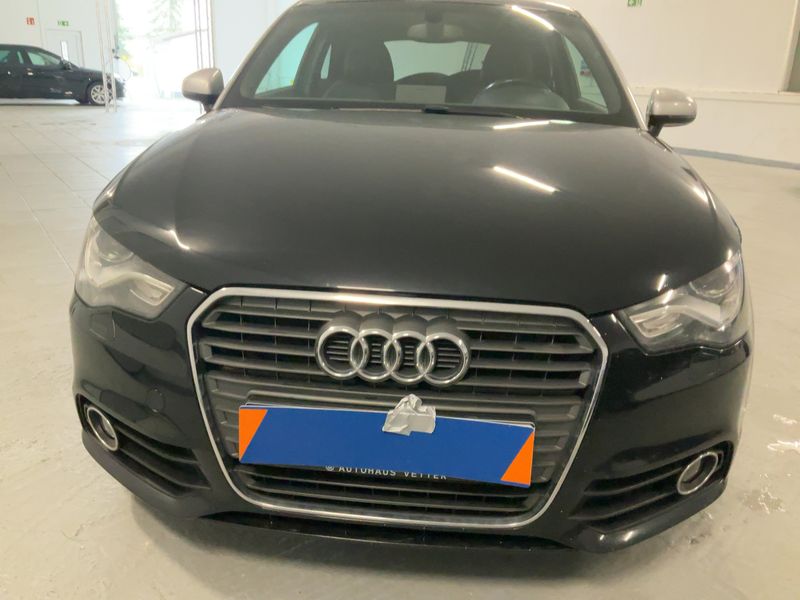 Audi A1 1.6 TDI S line Sportpaket 2011 – снимка 14