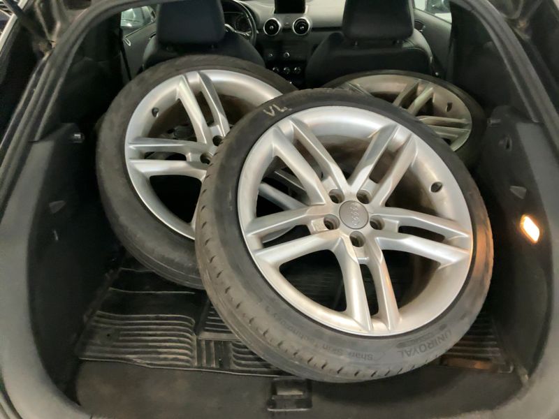 Audi A1 1.6 TDI S line Sportpaket 2011 – снимка 16