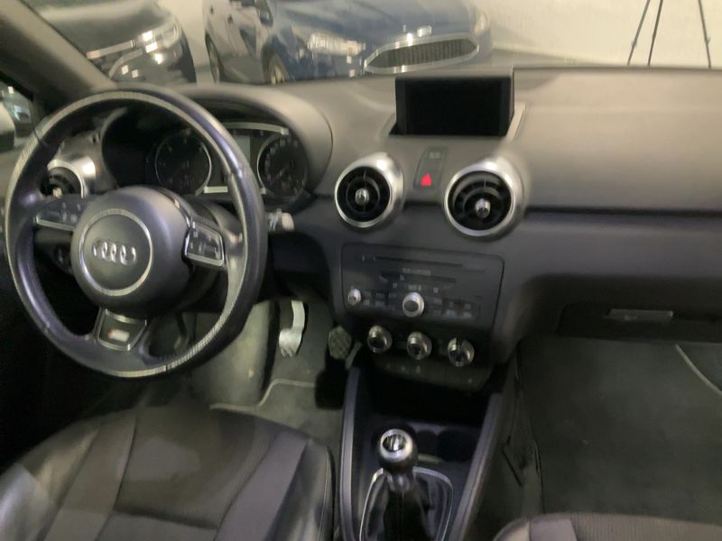 Audi A1 1.6 TDI S line Sportpaket 2011 – снимка 18