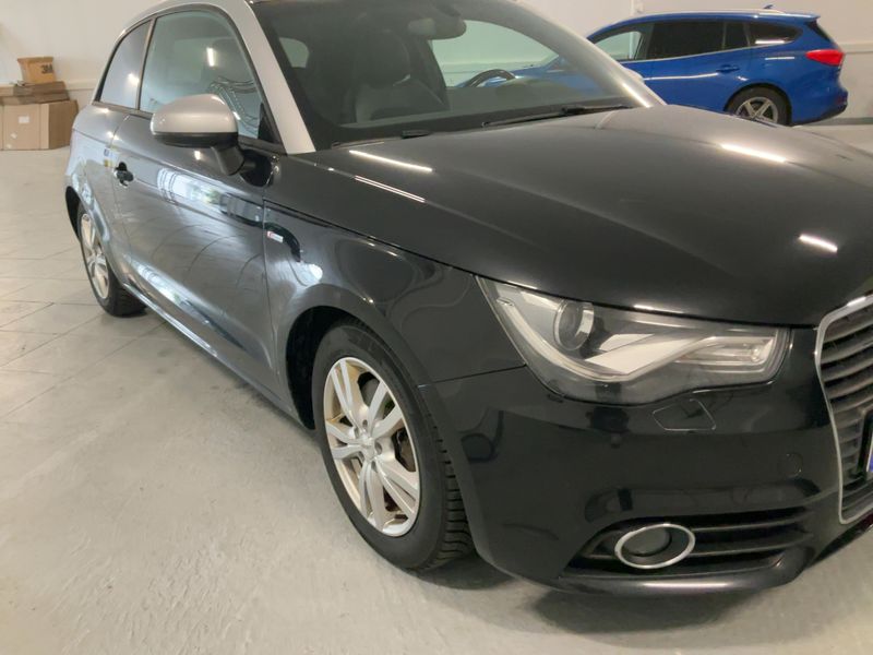 Audi A1 1.6 TDI S line Sportpaket 2011 – снимка 12