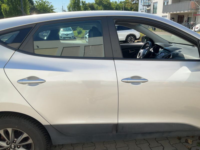 Hyundai Tucson 1.6 Classic blue 2WD 2015 – снимка 10