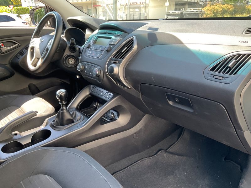 Hyundai Tucson 1.6 Classic blue 2WD 2015 – снимка 24