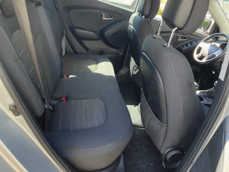 Hyundai Tucson 1.6 Classic blue 2WD 2015 – снимка 19