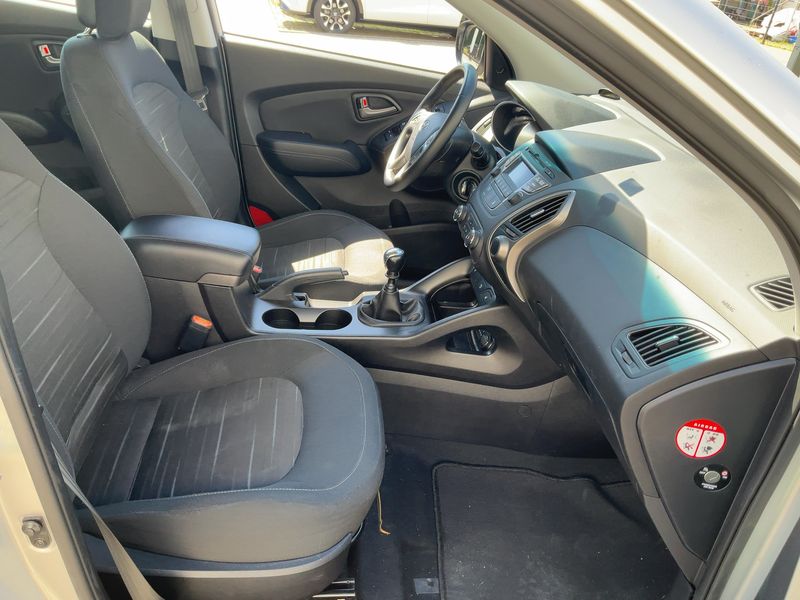 Hyundai Tucson 1.6 Classic blue 2WD 2015 – снимка 16