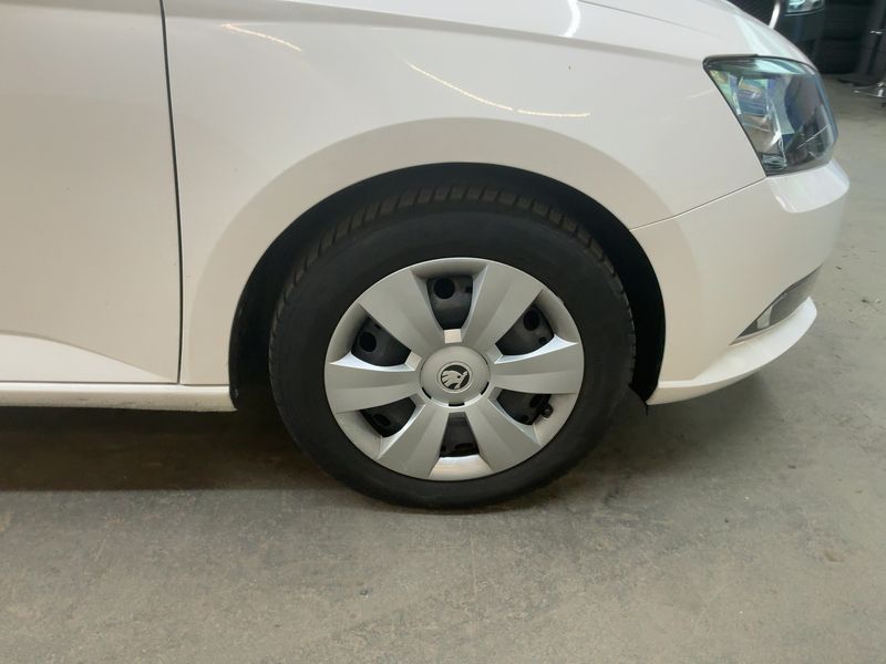 Skoda Fabia 1.0 TSI Ambition 2017 – снимка 11