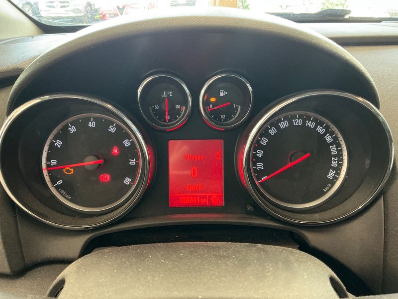 Opel Astra 1.4 Turbo Design Edition 2011 – снимка 4