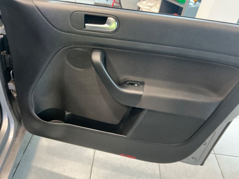 Volkswagen Golf VI Plus 1.2 TSI Team 2010 – снимка 40