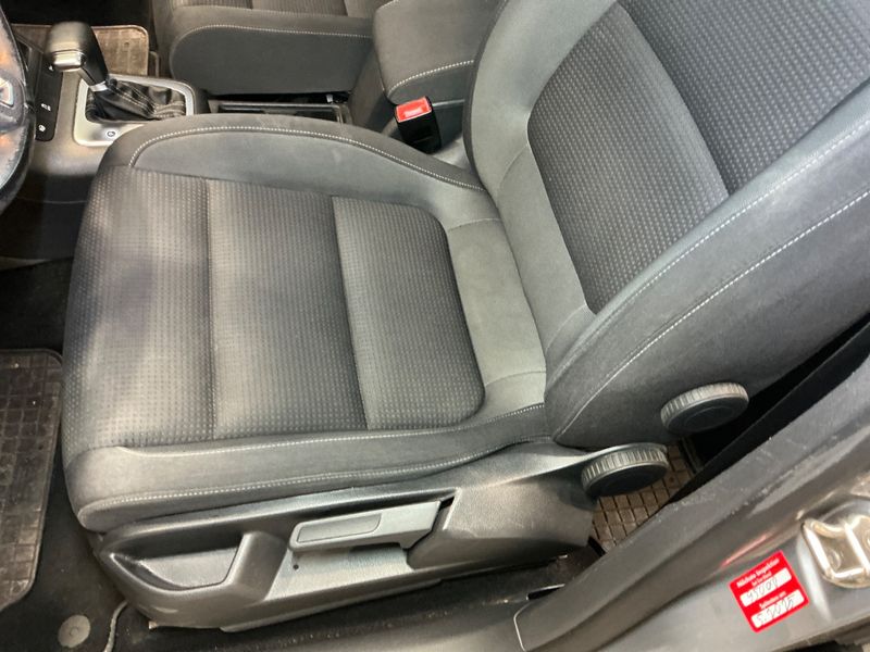 Volkswagen Golf VI Plus 1.2 TSI Team 2010 – снимка 44
