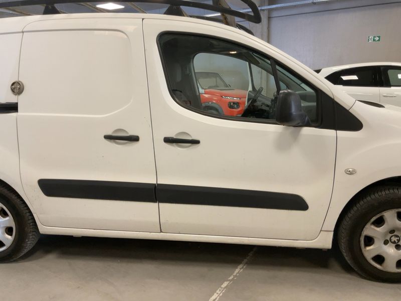 Peugeot Partner 1.6 Blue-HDi L1 Premium Avantage Edition 2016 – снимка 10