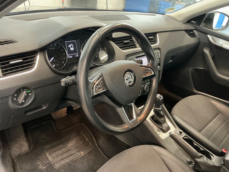 Skoda Octavia 2.0 TDI Elegance 2014 – снимка 37