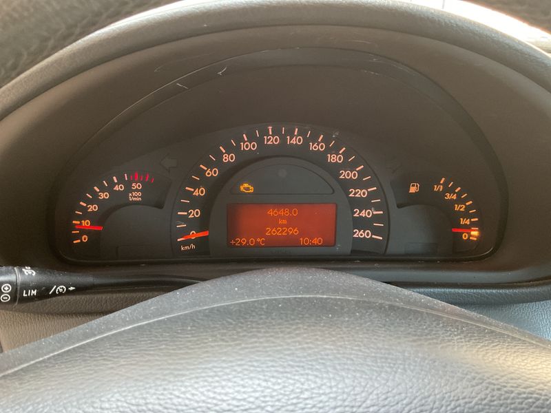 Mercedes-Benz C-Klasse C 200 CDI Elegance 2004 – снимка 4