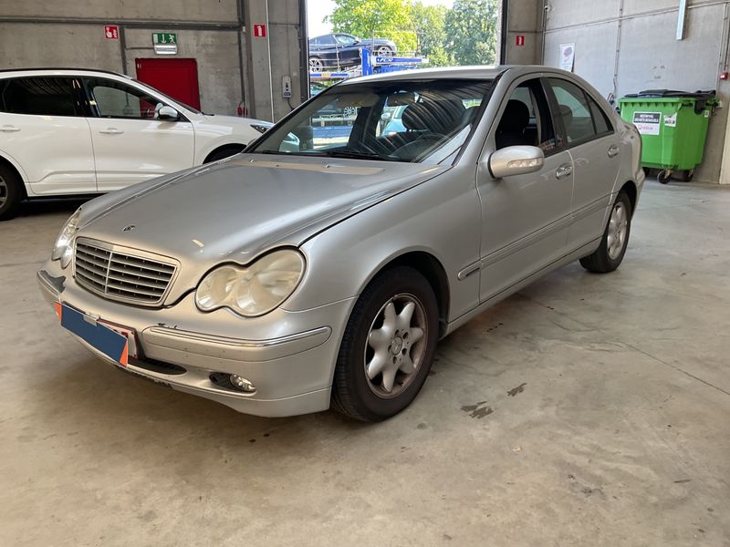 Mercedes-Benz C-Klasse C 200 CDI Elegance 2004 – снимка 1