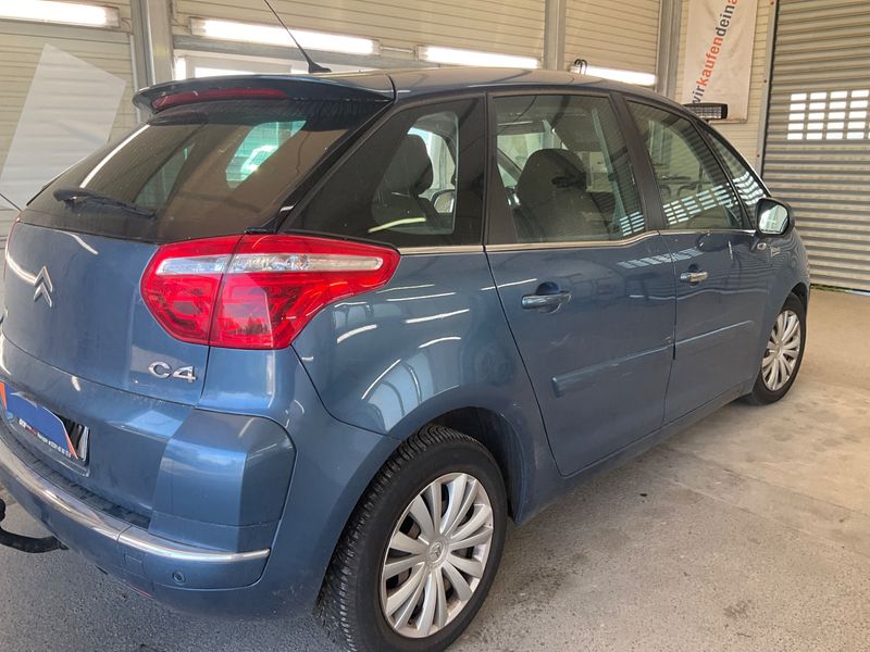 Citroen C4 Picasso 1.6 VTi Tendance 2010 – снимка 2