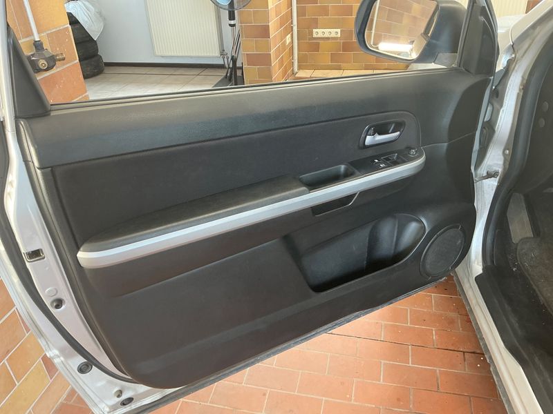 Suzuki Grand Vitara 2.4 VVT Club 2009 – снимка 34