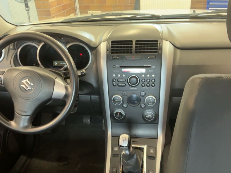 Suzuki Grand Vitara 2.4 VVT Club 2009 – снимка 17