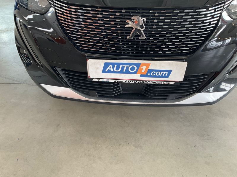 Peugeot 2008 1.2 PureTech Allure 2020 – снимка 32