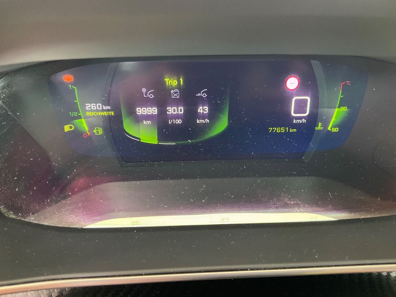 Peugeot 2008 1.2 PureTech Allure 2020 – снимка 18
