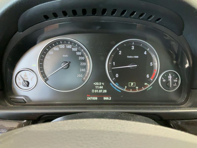 BMW 5er 535d xDrive 2014 – снимка 19