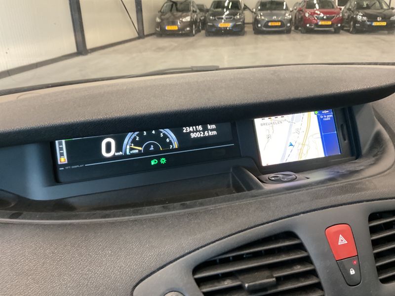 Renault Grand Scenic 1.4 TCe Exception 2010 – снимка 4