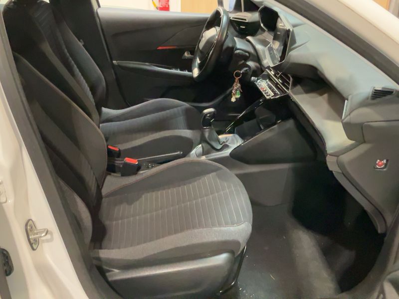 Peugeot 208 1.2 PureTech Active Pack 2022 – снимка 16
