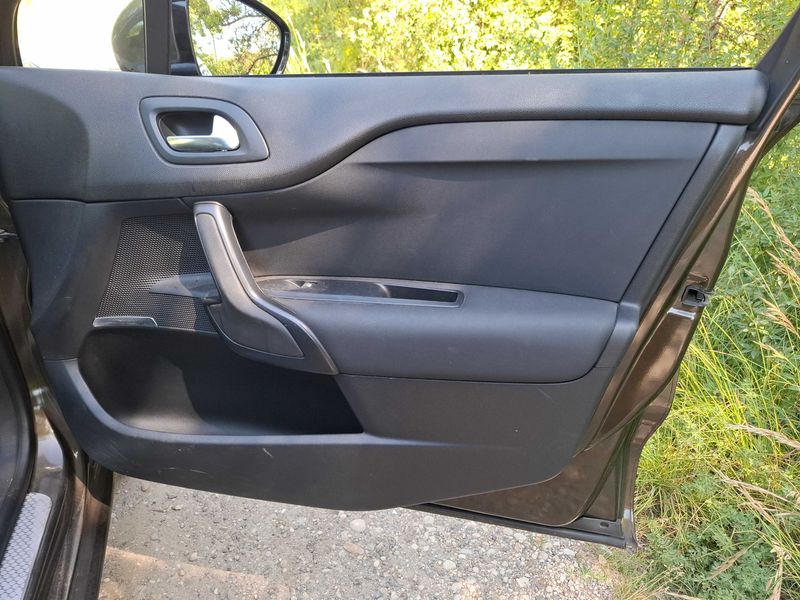 Citroen DS4 1.6 e-HDi SoChic 2013 – снимка на щета 81