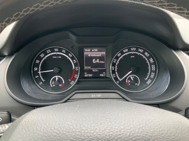 Skoda Octavia 2.0 TDI RS 2015 – снимка 18