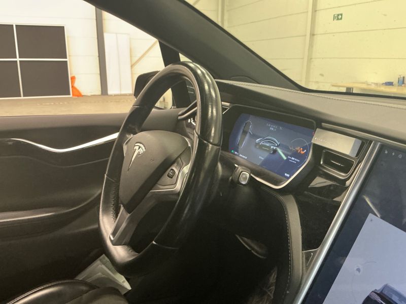 Tesla Model X 75D Dual 2018 – снимка 27