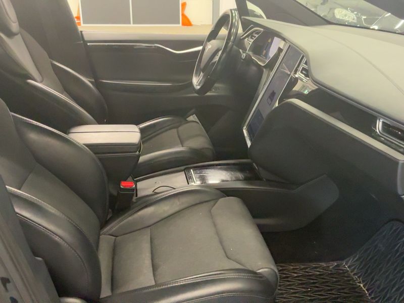 Tesla Model X 75D Dual 2018 – снимка 16