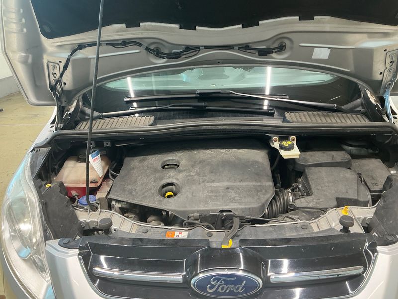 Ford C-Max 1.6 TDCi Titanium 2011 – снимка на щета
