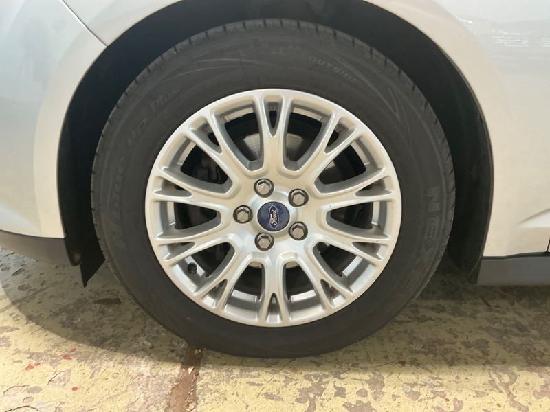 Ford C-Max 1.6 TDCi Titanium 2011 – снимка на щета