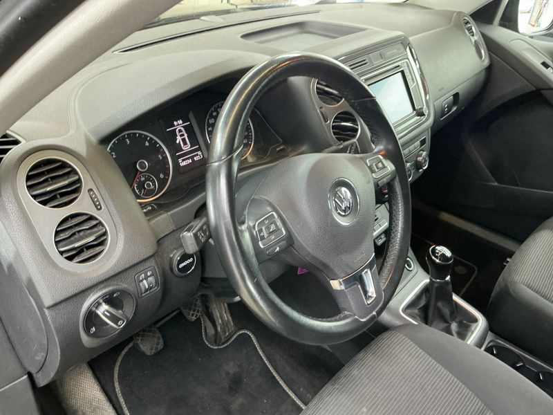 Volkswagen Tiguan 2.0 TDI Trend & Fun BlueMotion Tech 2015 – снимка 38